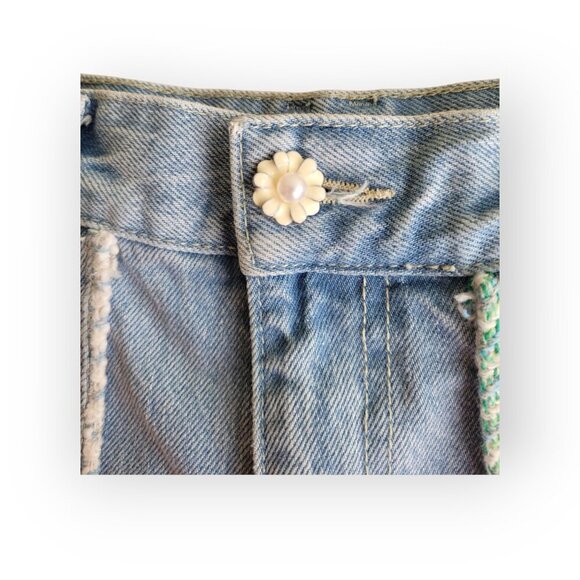 Zara Lightwash Boho Embroidered Wide-Leg Jeans – 1970s Wanderlust Vibes, Size 6 - Picture 4 of 13